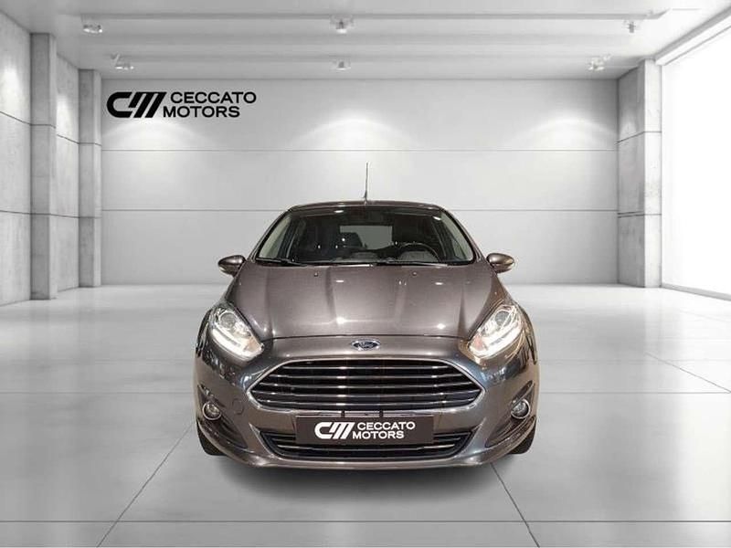 Usata Ford Fiesta Titanium 80 CV (58 kW) 2015 Grigio Berlina