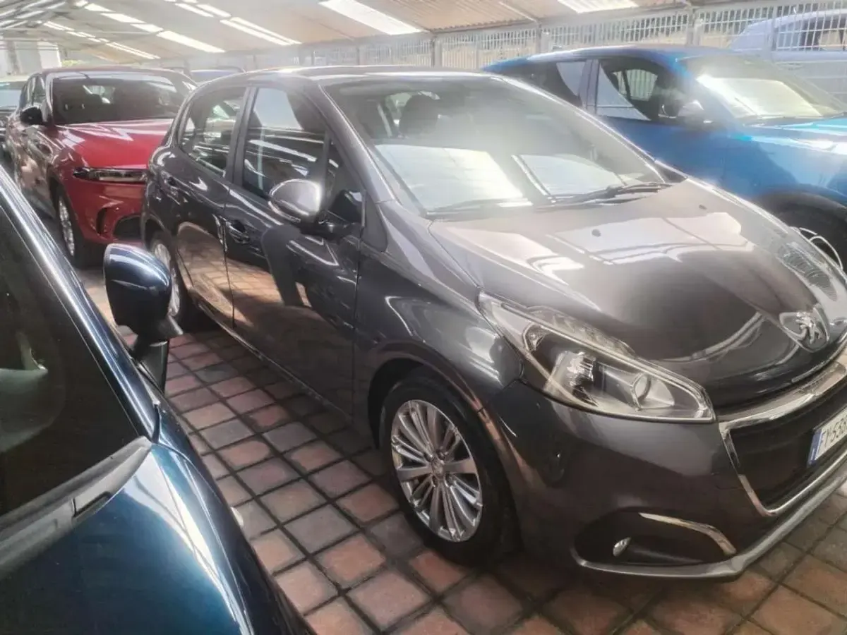 Usata Peugeot 208 Active 102 CV (75 kW) 2019 Grigio Utilitaria