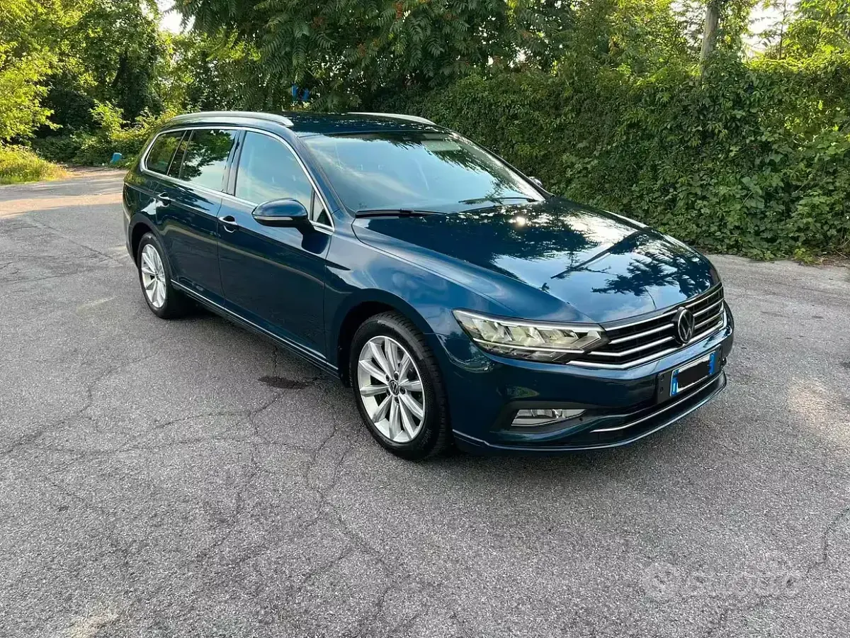 Usata VW Passat 150 CV (110 kW) 2022 Bluazzurro Station wagon