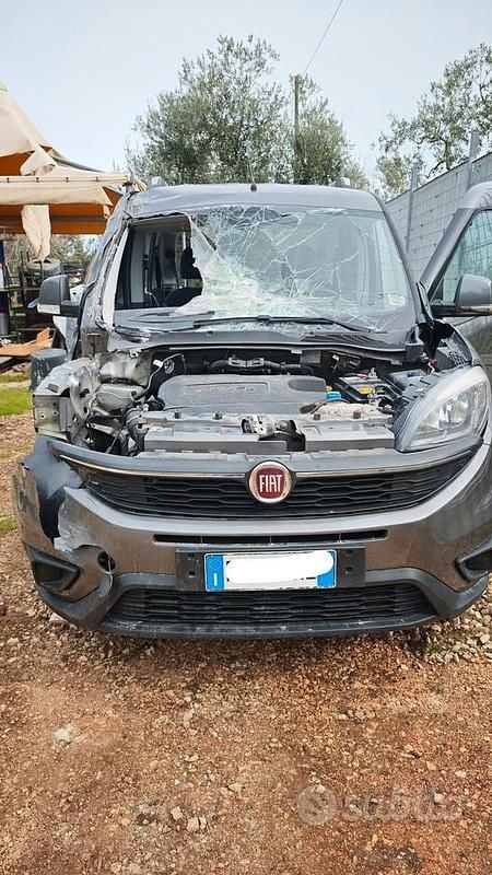 Usata Fiat Doblò 95 CV (69 kW) 2015 Grigio Monovolume