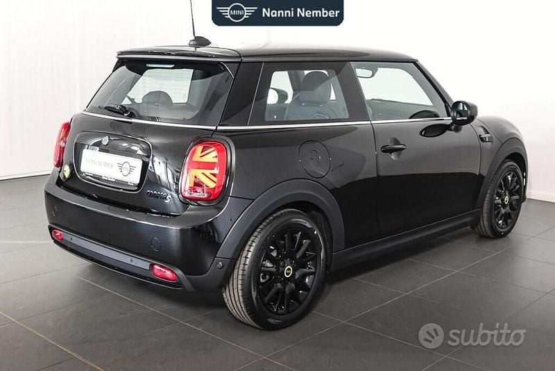 Usata Mini Cooper SE Classic 135 kW (184 CV) 2022 Nero Utilitaria