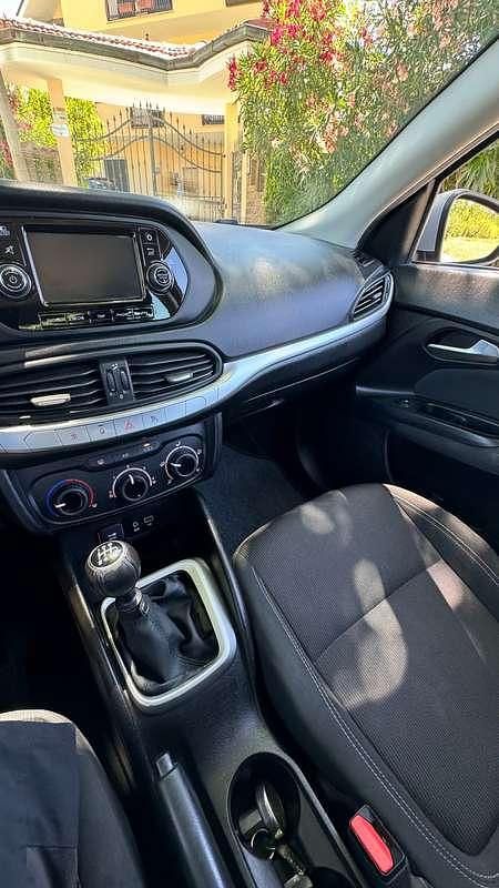 Usata Fiat Tipo Easy 95 CV (69 kW) 2017 Argento Berlina