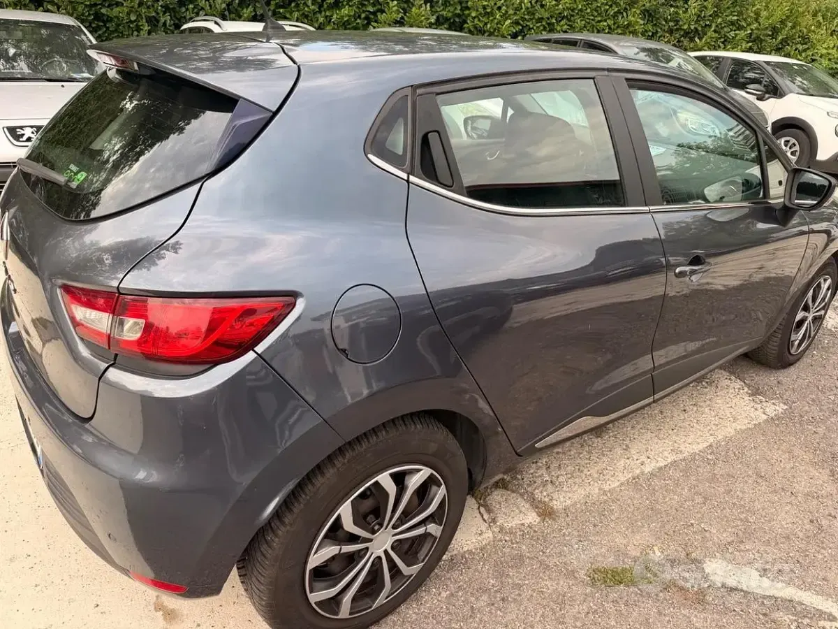 Usata Renault Clio IV Intens 75 CV (55 kW) 2017 Grigio Berlina