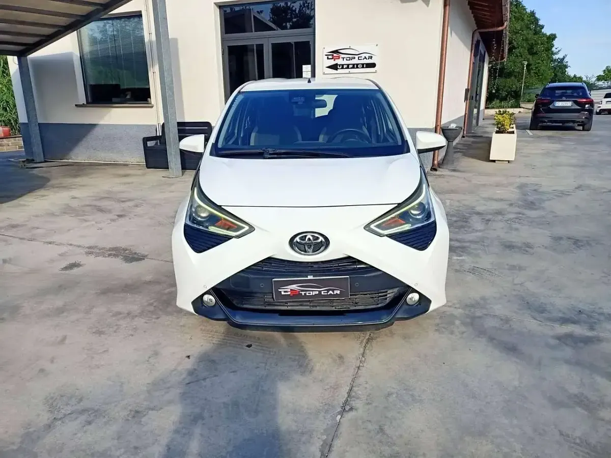 Usata Toyota Aygo Trend 72 CV (52 kW) 2018 Bianco Utilitaria