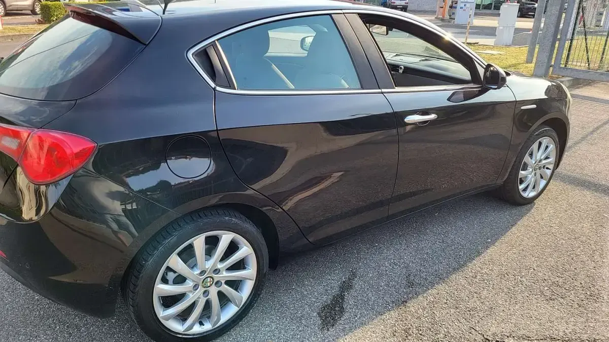 Usata Alfa Romeo Giulietta Distinctive 120 CV (88 kW) 2014 Utilitaria