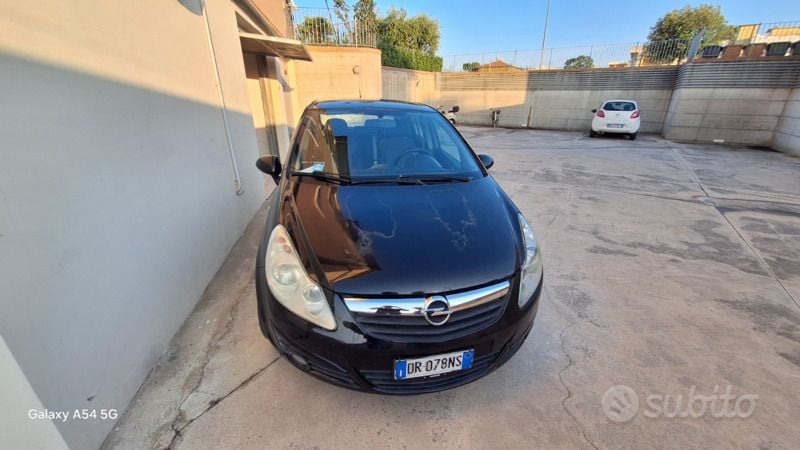 Usata Opel Corsa 65 CV (47 kW) 2008 Nero Utilitaria