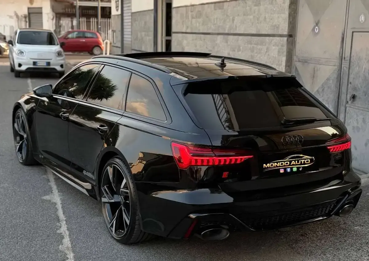 Usata Audi RS6 Ambiente 600 CV (441 kW) 2022 Nero Station wagon
