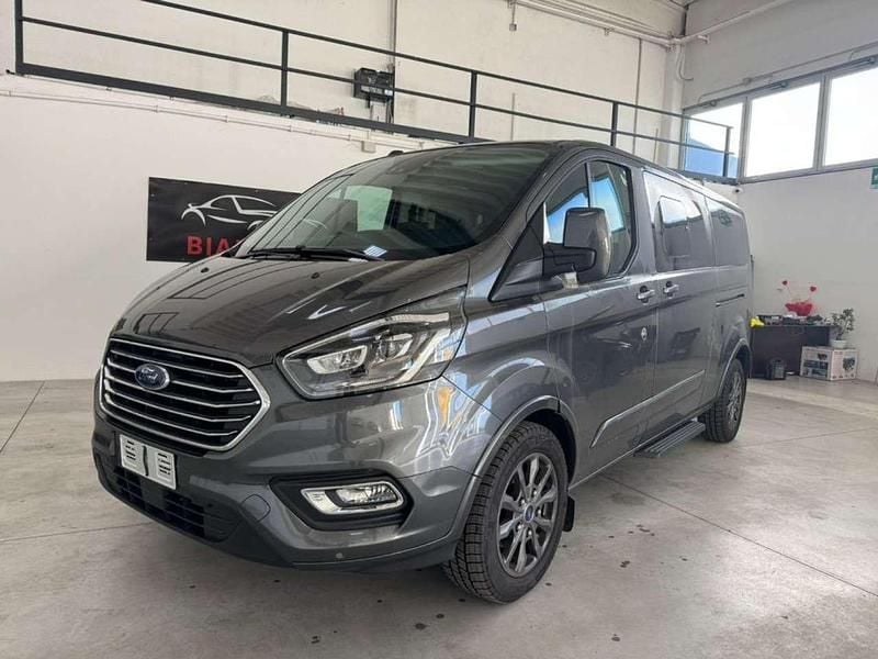 Grigio(met.) Usata 2022 Ford Tourneo Custom Titanium Furgone | 38.900 € (Buon prezzo) - Immagine 1/4