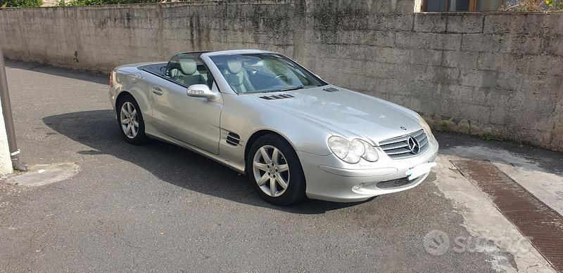 Grigio Usata 2003 Mercedes SL500 Cabrio | 33.000 € (Cara) - Immagine 1/4