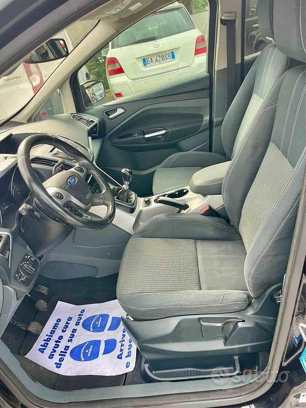 Begagnad Ford C-MAX Titanium 116 HK (85 kW) 2011 Svart Minibuss
