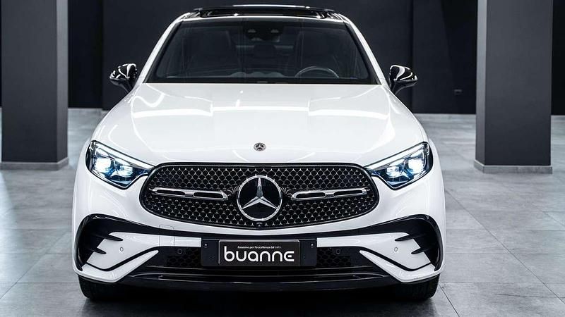 Usata Mercedes GLC220 AMG Line Premium Plus 197 CV (144 kW) 2023 Bianco polare perlto metall Coupé