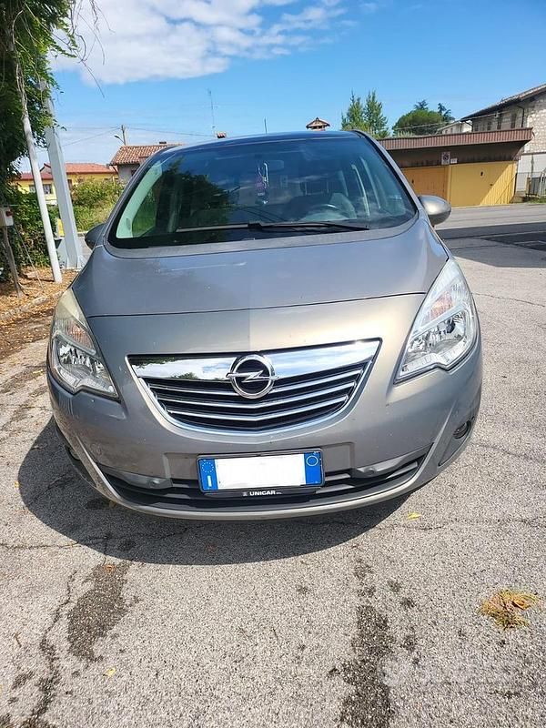 Usata Opel Meriva 2010 Grigio Monovolume