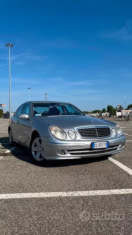 Usata Mercedes E320 Classic 204 CV (150 kW) 2004 Grigio Berlina