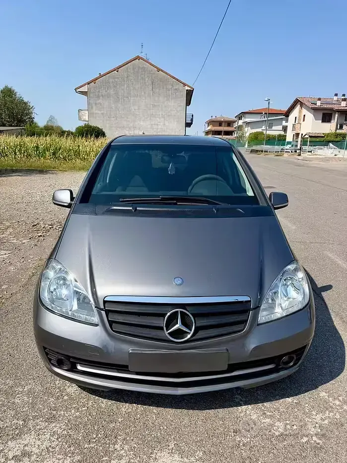 Usata Mercedes A150 Classic 95 CV (69 kW) 2009 Grigio Utilitaria