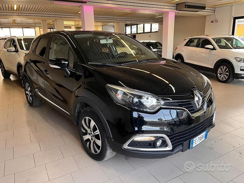 Usata Renault Captur Intens 90 CV (66 kW) 2016 Nero SUV