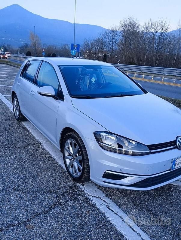 Usado VW Golf VII 2017 Blanco Berlina