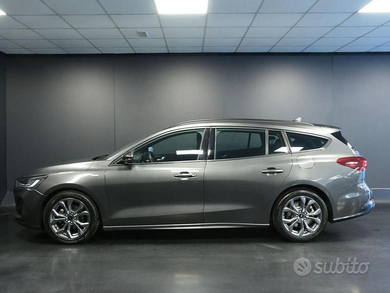 Begagnad Ford Focus ST 116 HK (85 kW) 2023 Grå Kombi
