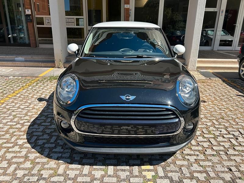 Begagnad Mini Cooper 136 HK (100 kW) 2016 Svart Halvkombi