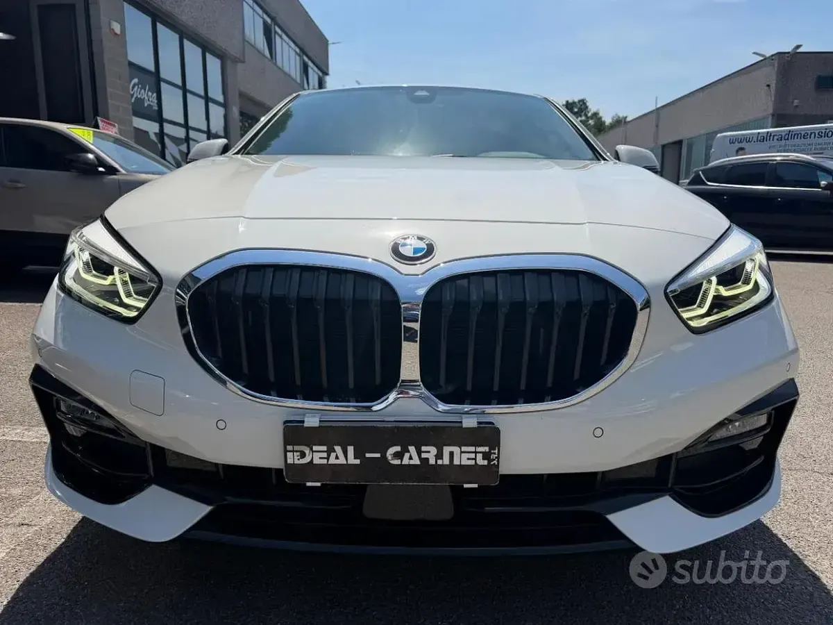 Usata BMW 116 Sport Line 116 CV (85 kW) 2020 Bianco Utilitaria