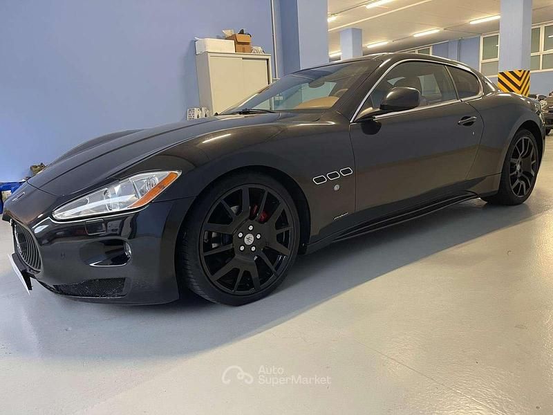 Usata Maserati Granturismo 405 CV (297 kW) 2011 Nero Coupé