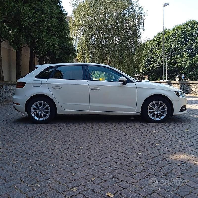 Usata Audi A3 Attraction 110 CV (80 kW) 2015 Bianco Berlina
