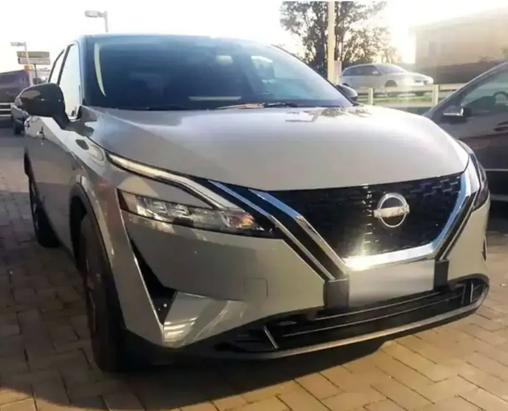 Usata Nissan Qashqai N-Connecta 140 CV (102 kW) 2022 Grigio SUV