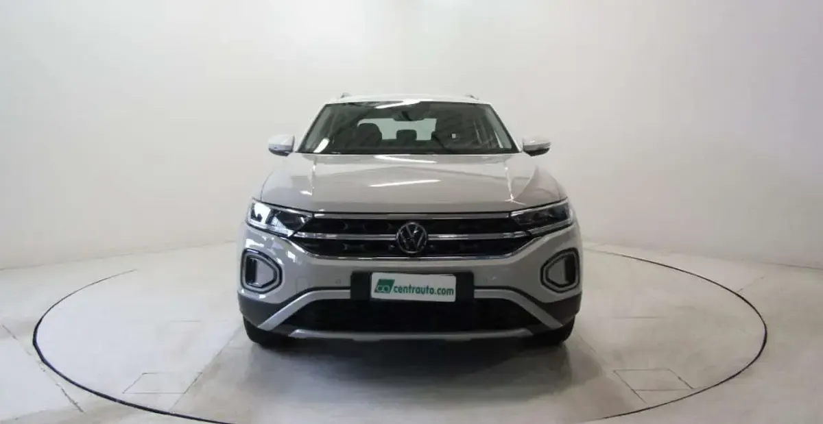 Usata VW T-Roc Style 110 CV (80 kW) 2023 Beige/bianco SUV