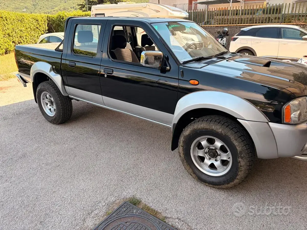Usata Nissan Navara SE 171 CV (125 kW) 2006 Pick-up