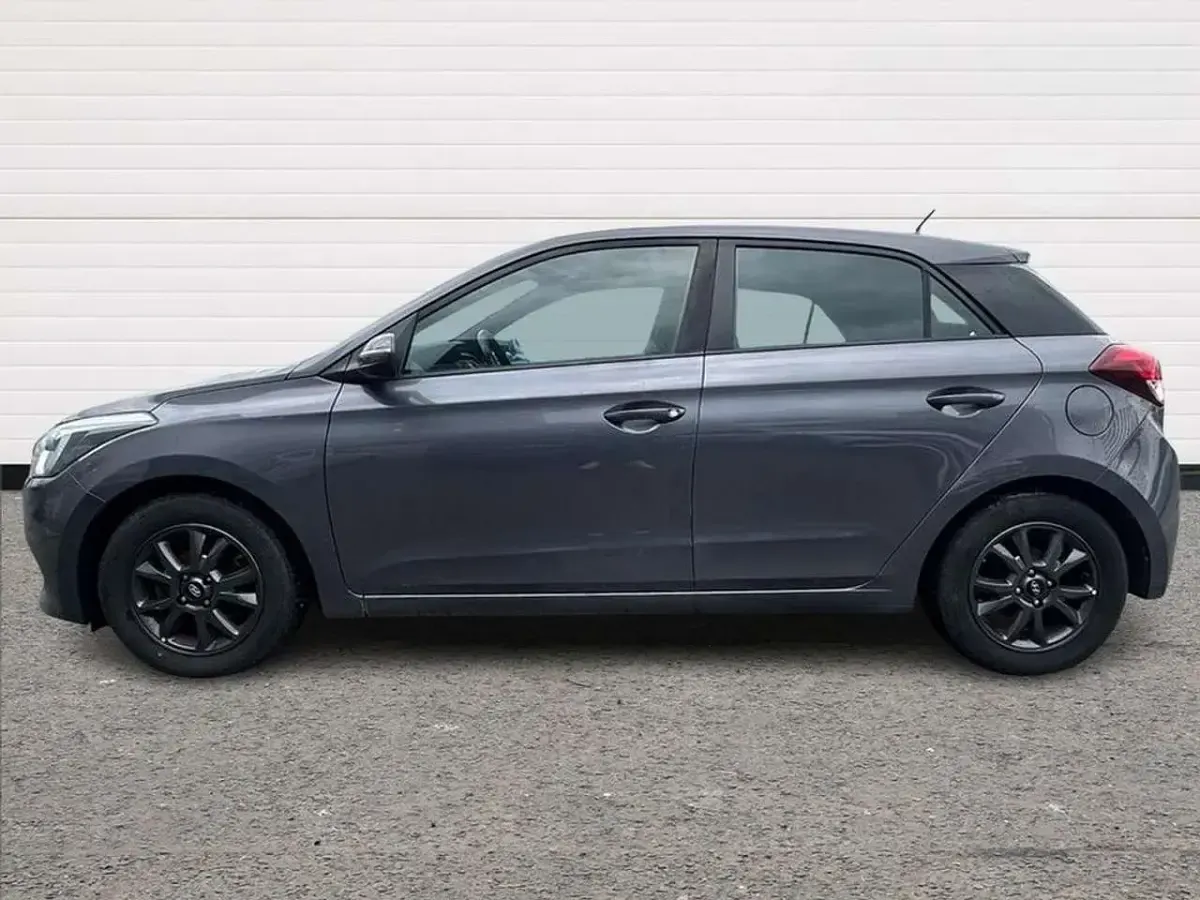 Usata Hyundai i20 Classic 73 CV (53 kW) 2017 Grigio Berlina