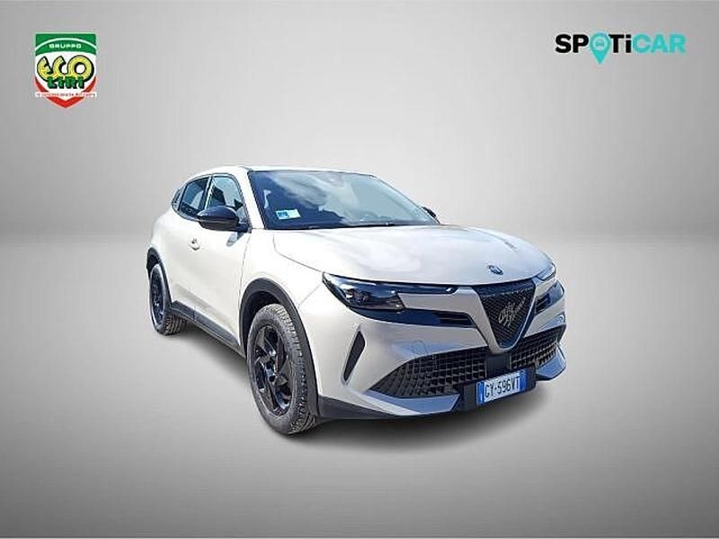 Second-hand Alfa Romeo Junior 136 CP (100 kW) 2025 Bej SUV