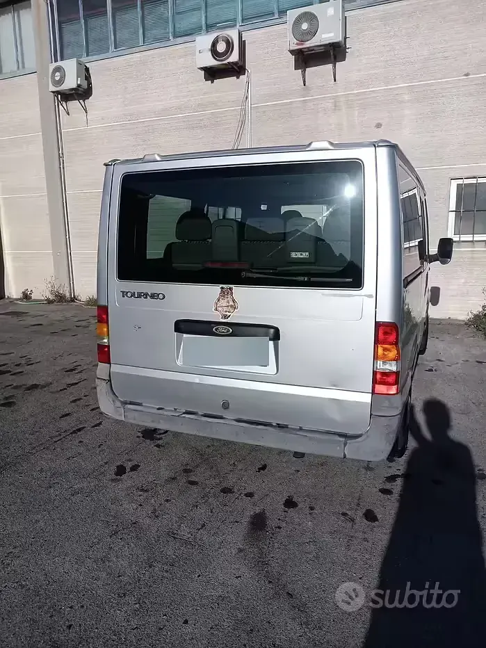 Usata Ford Transit Tourneo 125 CV (91 kW) 2002 Grigio Monovolume