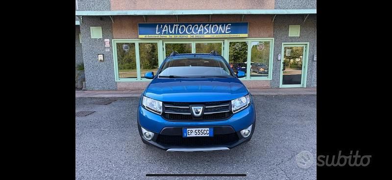 Usata Dacia Sandero Prestige 90 CV (66 kW) 2012 Blu Utilitaria