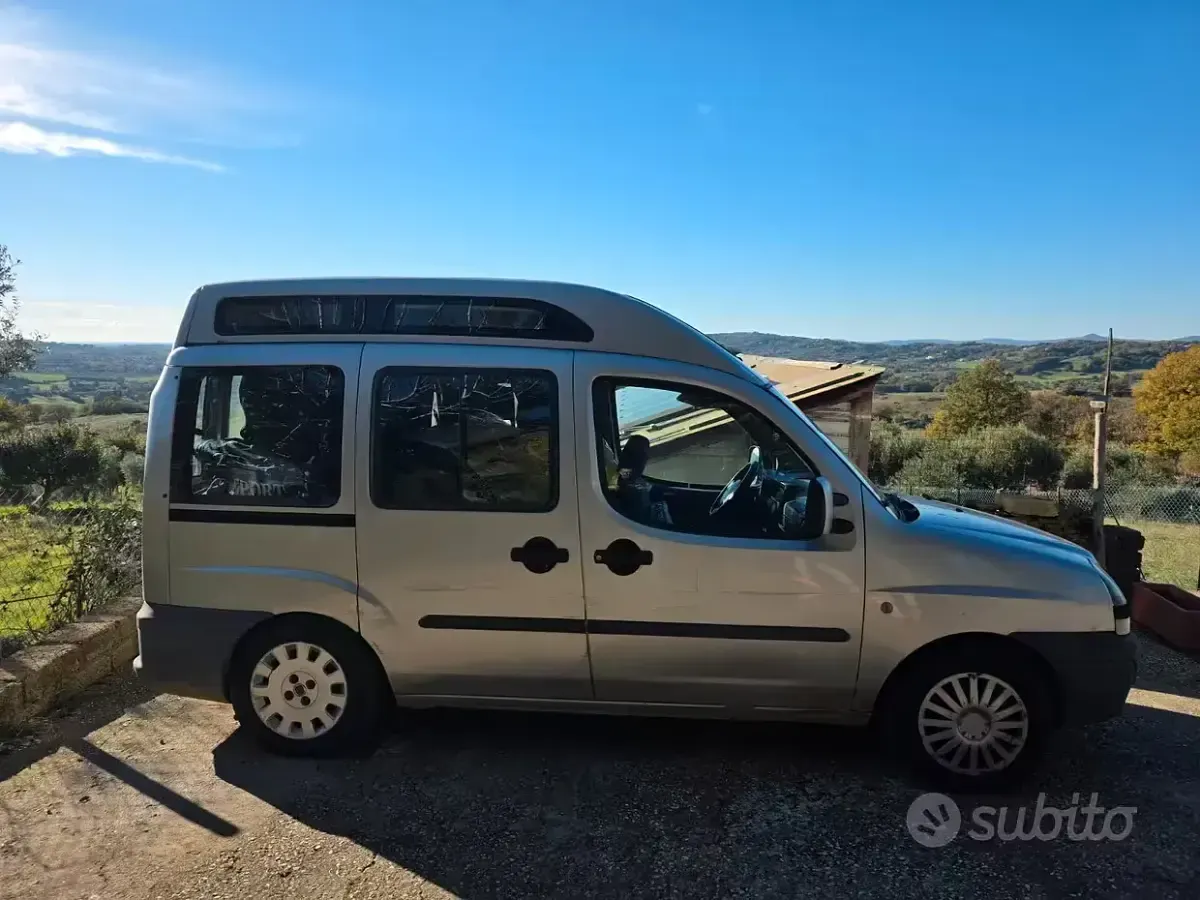 Usata Fiat Doblò 105 CV (77 kW) 2004 Grigio Monovolume