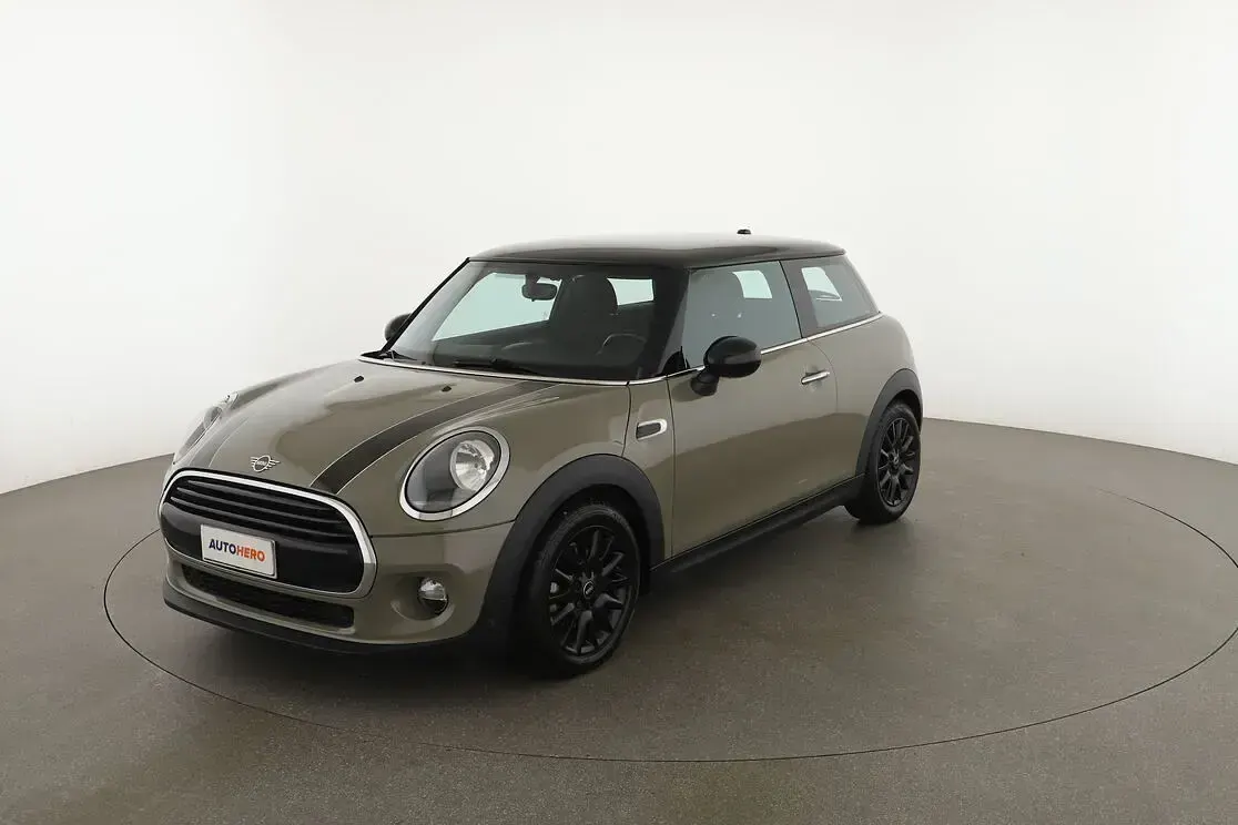 Usata Mini Cooper D 116 CV (85 kW) 2019 Verde Utilitaria