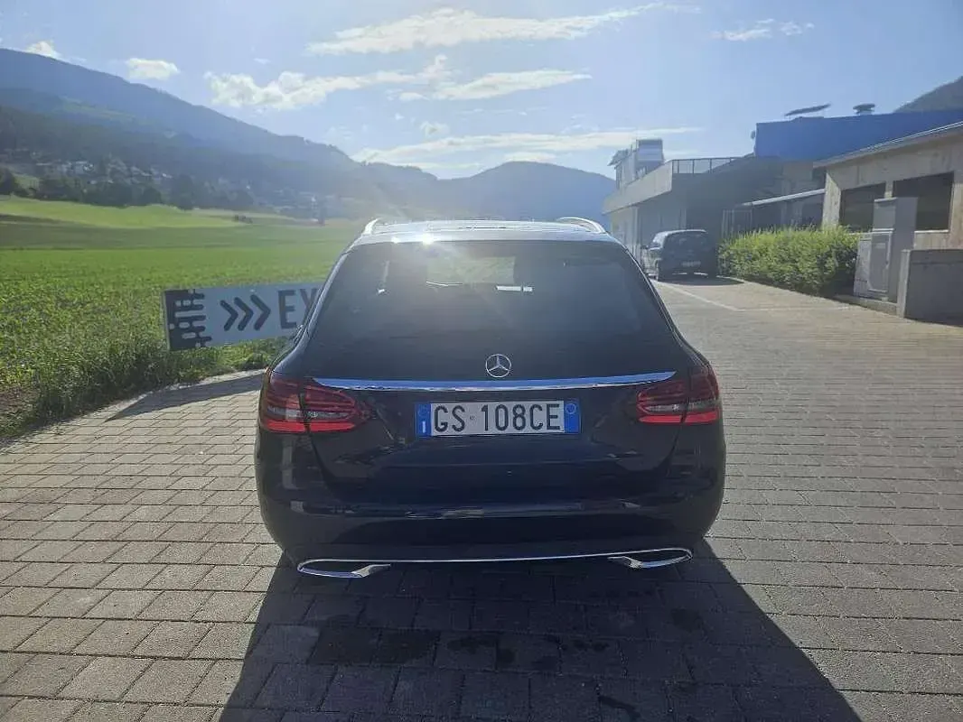 Usata Mercedes C220 194 CV (142 kW) 2019 Nero Station wagon