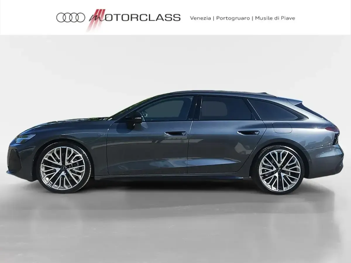 Nuova Audi A6 S-Line 299 CV (219 kW) 2026 Grigio Station wagon