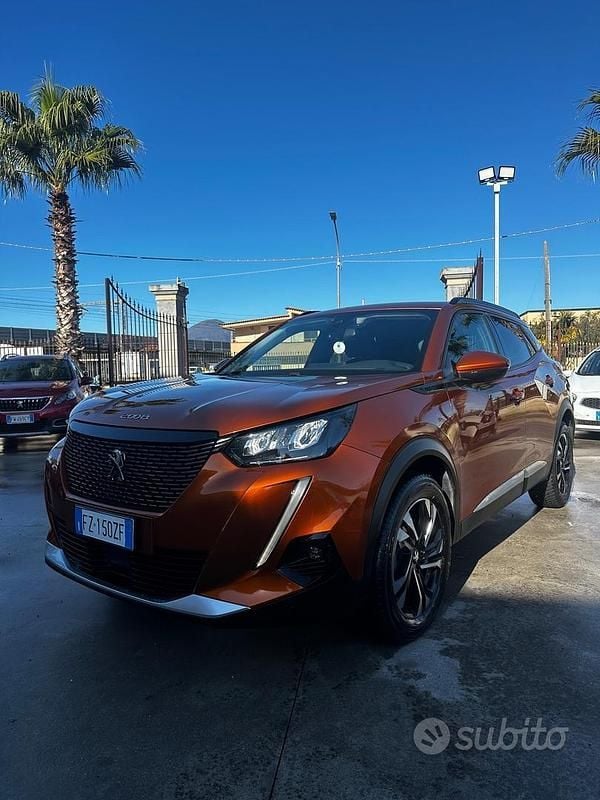 Usata Peugeot 2008 Allure 130 CV (95 kW) 2020 Arancione SUV