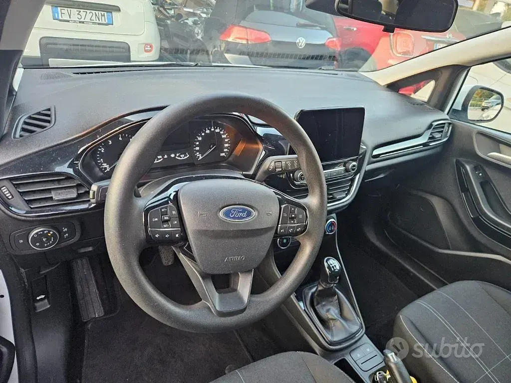 Usata Ford Fiesta Titanium 86 CV (63 kW) 2019 Bianco pastello Utilitaria