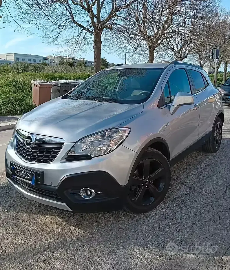 Usado Opel Mokka Cosmo 131 CV (96 kW) 2013 Gris SUV