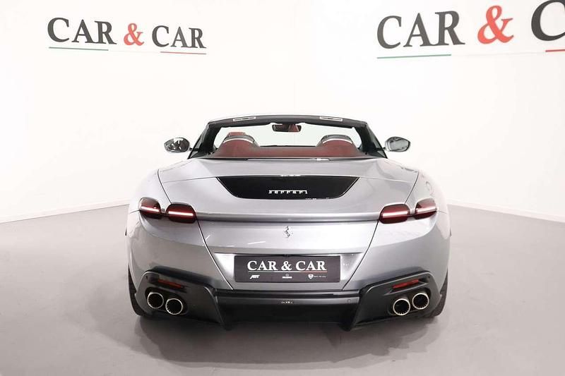 Nuova Ferrari Roma 620 CV (456 kW) 2025 Argento Coupé