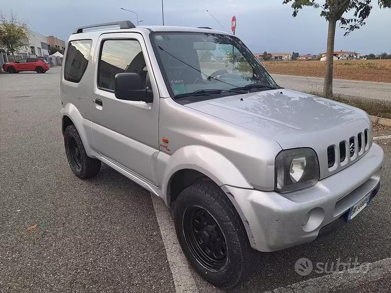 Usata Suzuki Jimny 80 CV (58 kW) 2000 Grigio SUV