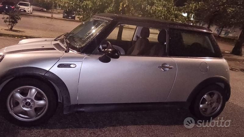 Begagnad Mini One D 75 HK (55 kW) 2003 Grå Halvkombi