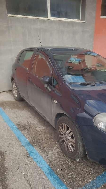 Usata Fiat Punto Lounge 95 CV (69 kW) 2016 Blu Berlina