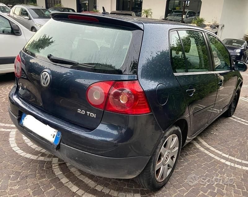 Usata VW Golf IV Sportline 140 CV (102 kW) 2004 Blu Utilitaria