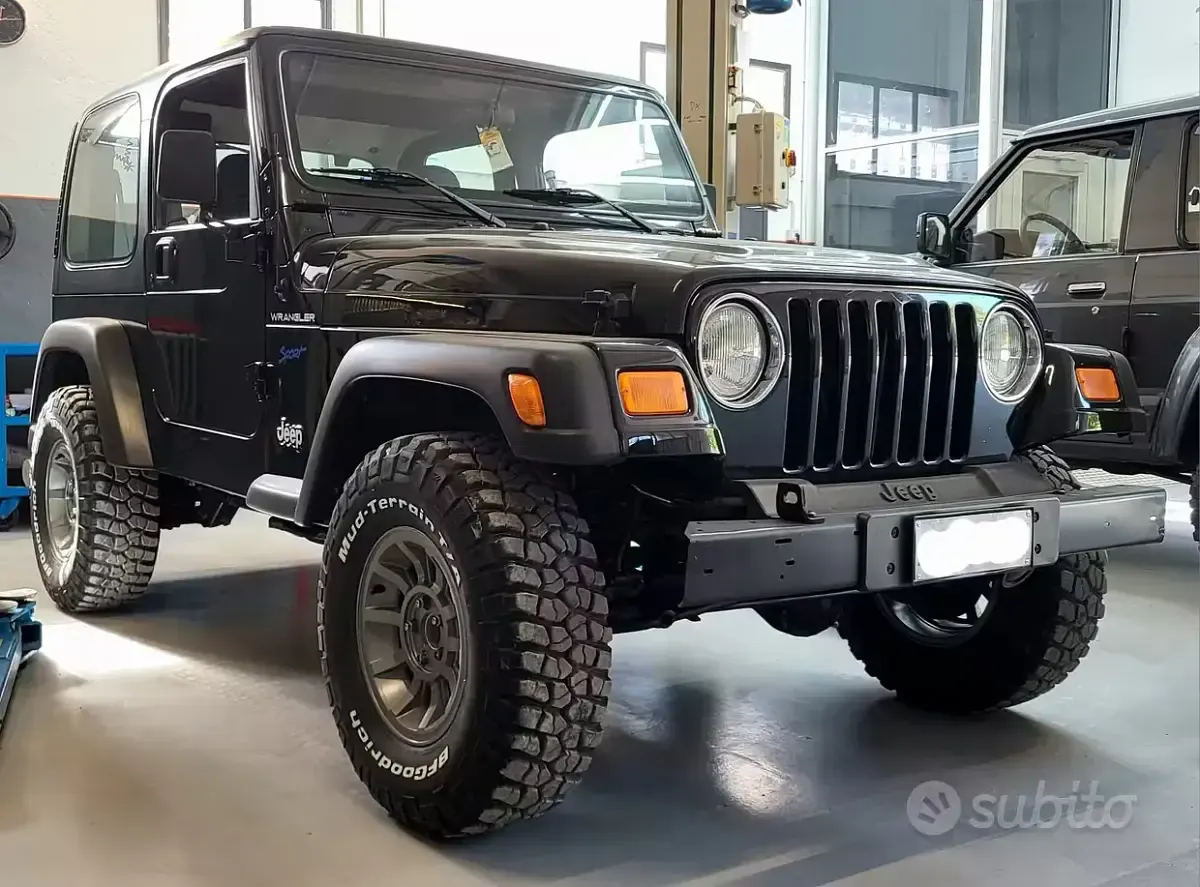 Usata Jeep Wrangler Sport 1997 Nero SUV