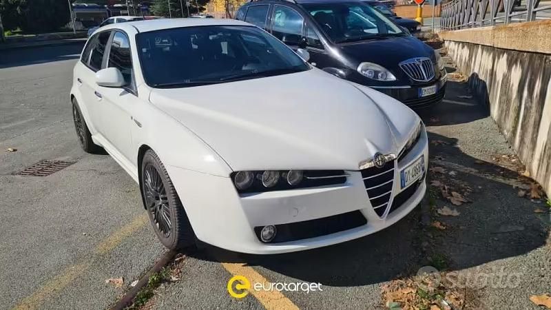 Usata Alfa Romeo 159 Distinctive 260 CV (191 kW) 2009 Bianco Station wagon