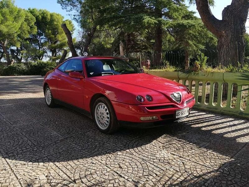 Usata Alfa Romeo GTV Lusso 150 CV (110 kW) 1997 Rosso Coupé