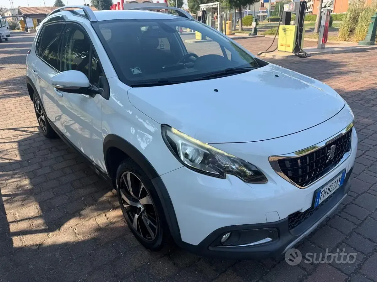 Usata Peugeot 2008 GT-line 99 CV (72 kW) 2017 Bianco SUV