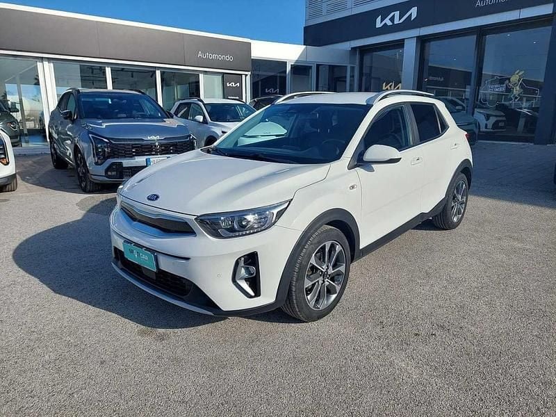 Usata Kia Stonic Style 100 CV (73 kW) 2021 Bianco SUV