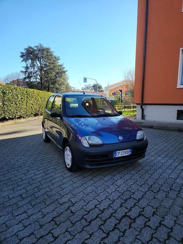 Blu/azzurro Usata 2004 Fiat Seicento Active Utilitaria | 1400 € (Ottimo prezzo) - Immagine 1/4